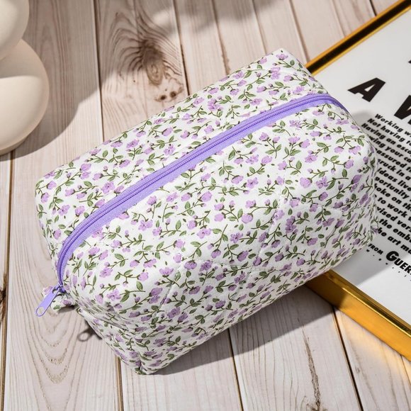 Women Quilted Makeup Bag Floral Cosmetic Bag Puffy Coquette Makeup pouch - Picture 6 of 7